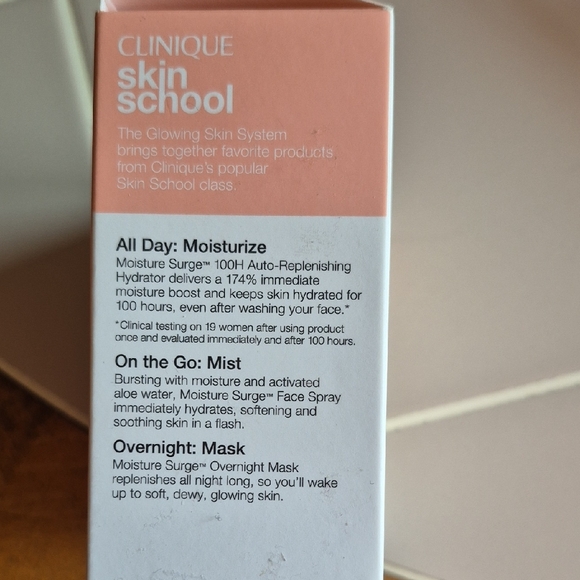 Clinique Moisture Surge Hydration Trio - Picture 5 of 7